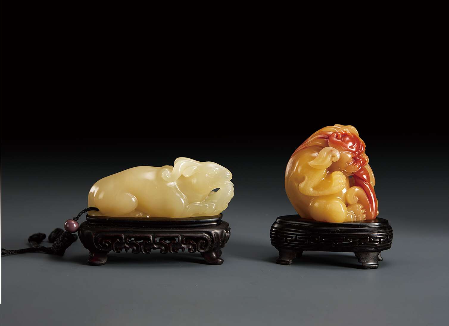 滚狮把件   玉兔把件