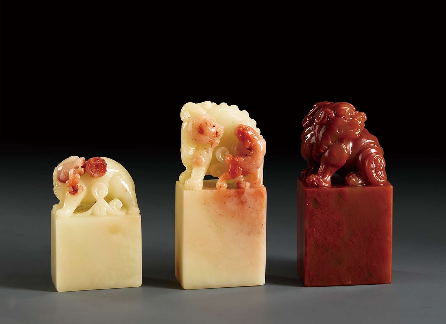 螭虎戏钱日字章         瑞兽日字章        双螭日字章