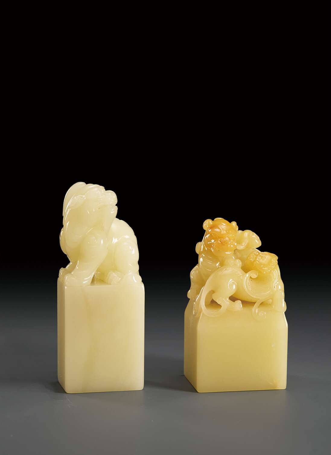 瑞兽日字章          双螭日字章